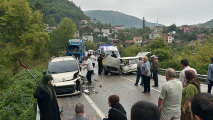 Otomobil ve hafif ticari ara&ccedil; &ccedil;arpıştı: 1'i bebek, 7 yaralı