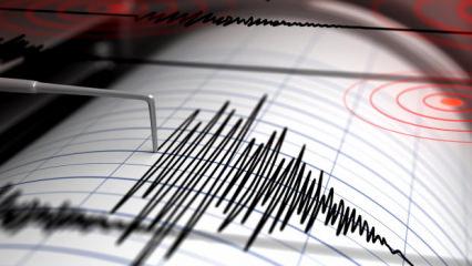 Son dakika: Kuşadası'nda 3,8 b&uuml;y&uuml;kl&uuml;ğ&uuml;nde deprem meydana geldi