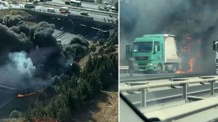 TEM Otoyolu kilit: Seyir halindeki tır alev alev yandı
