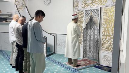 T&uuml;rk camisinde 15 &uuml;lkeden M&uuml;sl&uuml;man aynı safta