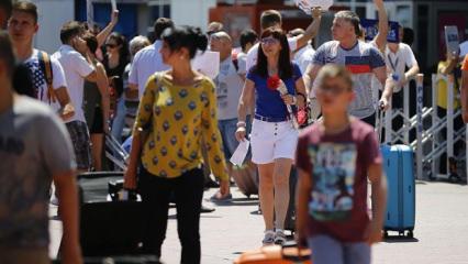 Rusların T&uuml;rkiye tatili i&ccedil;in b&uuml;t&ccedil;e alarmı! 2027 yazı i&ccedil;in planlara başladılar