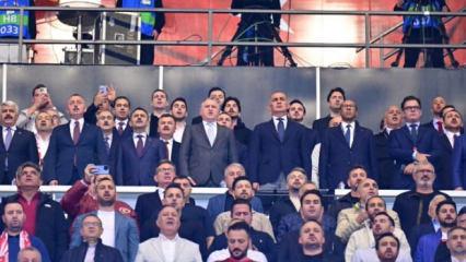 Bakan Bak m&uuml;cadeleden mutlu! 'Takdire şayandı'