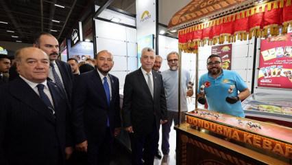 Bakan Bolat 21. M&Uuml;SİAD Uluslararası Fuarı'nda iş insanlarıyla bir araya geldi