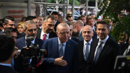 Beşten B&uuml;y&uuml;k Bir D&uuml;nya İ&ccedil;in New York'ta Bir Ses