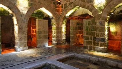 D&uuml;nyada sadece Gaziantep&rsquo;te! 740 yıllık kastel turistlerin ilgi odağında