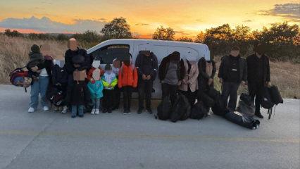Edirne&rsquo;de durdurulan ara&ccedil;ta 15 ka&ccedil;ak g&ouml;&ccedil;men yakalandı