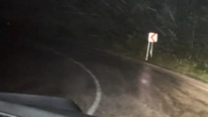 Eyl&uuml;l ayında kar s&uuml;rprizi! Bir anda yağmaya başladı