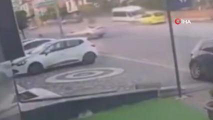 Freni patlayan minib&uuml;s taksiyi s&uuml;r&uuml;kledi