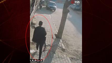 Manisa&rsquo;da okul &ouml;n&uuml;nde dehşet sa&ccedil;an saldırgan b&ouml;yle g&ouml;r&uuml;nt&uuml;lendi!