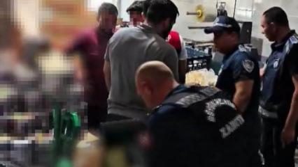 T&uuml;keticiye ulaşmadan yakalandı: 2 kamyon cips ve şekerlemeye el konuldu