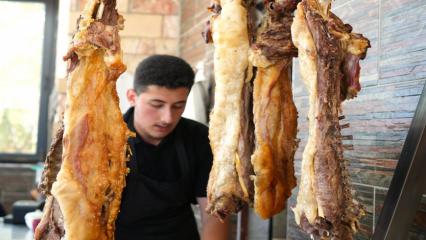 Ustası lezzet sırrını paylaştı! Muş&rsquo;un asırlardır sofraları s&uuml;sleyen tadı: B&uuml;ryan