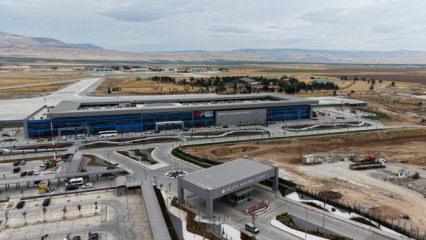 Malatya Havalimanı&rsquo;nda dev d&ouml;n&uuml;ş&uuml;m! Yolcu kapasitesi 2,5 milyona &ccedil;ıkarıldı