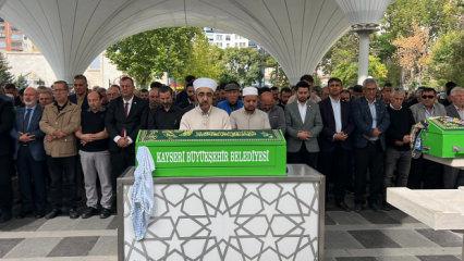 3 yaşındaki Kaan'ın kahreden &ouml;l&uuml;m&uuml;: Babasının kucağındayken &uuml;zerine kaya par&ccedil;ası devrildi
