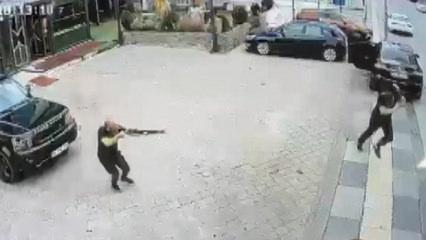 Ankara'da bir kişinin &ouml;ld&uuml;ğ&uuml; silahlı kavganın g&ouml;r&uuml;nt&uuml;leri ortaya &ccedil;ıktı