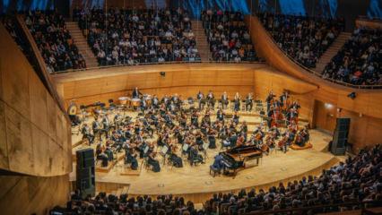 Ankara'da m&uuml;zik ş&ouml;leni! CSO 200. yılında perdeyi kapalı gişe a&ccedil;tı