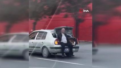 Avcılar'da akılalmaz yolculuk: Otomobilin a&ccedil;ık bagajında yolculuk yaptı