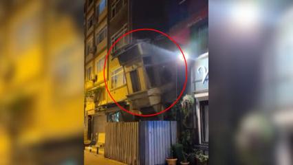 Bakırk&ouml;y'de 2 katlı metruk binanın &ccedil;&ouml;kmesi kamerada