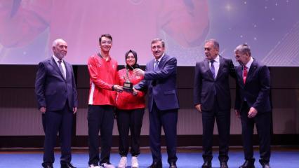 Cevdet Yılmaz'dan milli sporculara b&uuml;y&uuml;k &ouml;vg&uuml;! 'Sizler ger&ccedil;ek kahramanlarsınız'