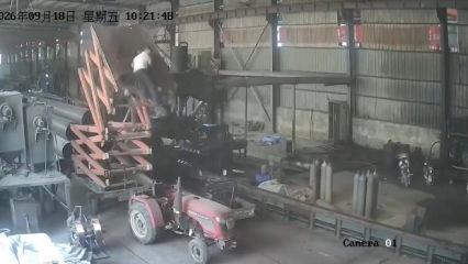 &Ccedil;in'de fabrikada korkun&ccedil; kaza: İki iş&ccedil;i forkliftten d&uuml;şt&uuml;!