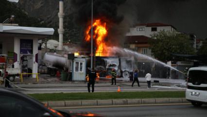 Denizli'de akaryakıt istasyonunda tanker yangını: Ekipler m&uuml;dahale ediyor