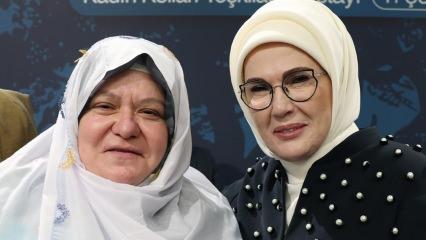 Emine Erdoğan'dan D&uuml;nya Yaşlılar G&uuml;n&uuml; mesajı: "Bizi biz yapan değerlerin gereğidir"