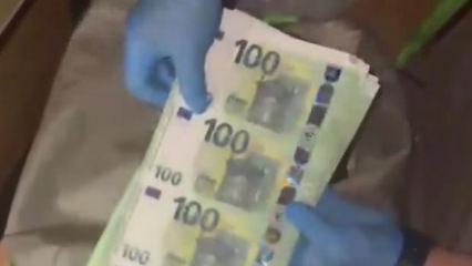 Fatih&rsquo;te operasyon! Deste deste ele ge&ccedil;irildi