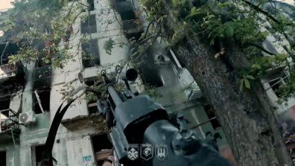 Film sahnesi değil, savaşın tam ortası: Y&uuml;ksek katlı binada nefes kesen &ccedil;atışma
