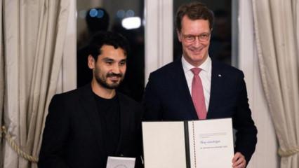 İlkay G&uuml;ndoğan&rsquo;a Almanya&rsquo;dan b&uuml;y&uuml;k onur! Okan Buruk ve takım arkadaşları yalnız bırakmadı