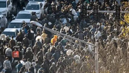 İran'da bir idam daha: Protestolarda polise ateş a&ccedil;mıştı! 