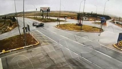 K&uuml;tahya'da kavşakta &ouml;ld&uuml;ren &ccedil;arpışma: 2 kişi hayatını kaybetti, 8 kişi yaralandı