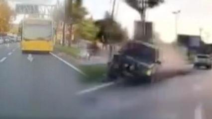 Maslak'ta karşı şeride ge&ccedil;en cip, İETT otob&uuml;s&uuml;ne &ccedil;arptı: 3 yaralı