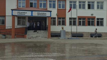 &Ouml;ğrenci, okula t&uuml;fekle geldi! Anında m&uuml;dahale edildi