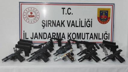 Şırnak'ta 3 tırda uyuşturucu ve silah ele ge&ccedil;irildi: 4 ş&uuml;pheli g&ouml;zaltına alındı