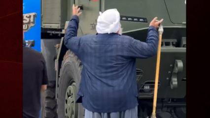 TEKNOFEST&rsquo;te duygu dolu anlar: Yerli hava savunma sistemi G&Uuml;RZ &ouml;n&uuml;nde dua etti