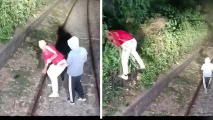 İzmir'de akılalmaz olay! Treni ka&ccedil;ıran yolcular ter&ouml;r estirdi