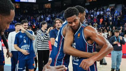 Anadolu Efes Yunanistan'da parkeye &ccedil;ıkıyor!