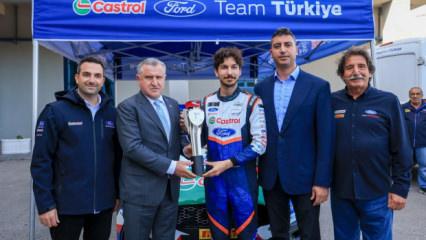 Bakan Bak, Formula 1 i&ccedil;in piste indi ve İstanbul Park'ta s&uuml;r&uuml;ş yaptı