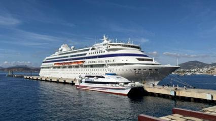 Bodrum'a "Astoria Grande" kruvaziyeriyle 447 turist geldi