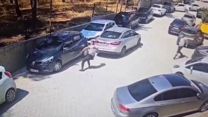 &Ccedil;ocukların &uuml;zerine gidiyordu! Geri geri ka&ccedil;an aracı b&ouml;yle durdurdular