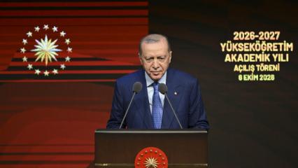Cumhurbaşkanı Erdoğan'dan yapay zeka uyarısı: Akademide insan fakt&ouml;r&uuml; giderek azalıyor