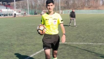 Daha 17 yaşında! Hem okuyor hem hakemlik yapıyor