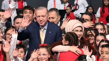 Emine Erdoğan'dan 'D&uuml;nya Kız &Ccedil;ocukları G&uuml;n&uuml;' mesajı: "Kendi yollarını cesaretle &ccedil;izsinler"