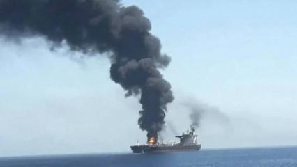 H&uuml;rm&uuml;z Boğazı'nda tanker vuruldu! Gemide yangın &ccedil;ıktı