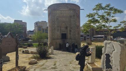 İran&rsquo;daki T&uuml;rk mirasının &ouml;nemli eserlerinden biri: &Uuml;&ccedil; K&uuml;mbet