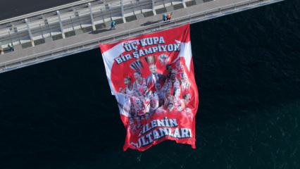 İstanbul Boğazı'nda zafer coşkusu! '3 Kupa, 1 Şampiyon'