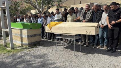 Kazada &ouml;len &ccedil;iftin cenazeleri toprağa verildi
