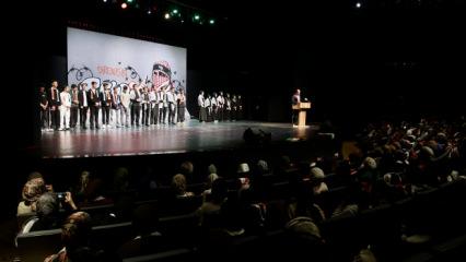 Konya'da Gazze i&ccedil;in duygusal gece! &Ouml;ğrenciler şiirlerle direnişi anlattı