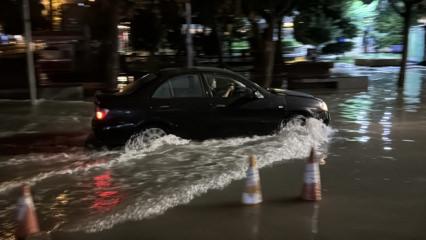 Adana'da sağanak; yollar g&ouml;le d&ouml;nd&uuml;