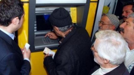 ATM'den para &ccedil;eken emekliler dikkat: Yeni d&uuml;zen ile paranız yanmasın!