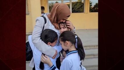 Azerbaycan'da 21 yıllık &ouml;ğretmen &ouml;ğrencileriyle g&ouml;zyaşlarıyla vedalaştı
